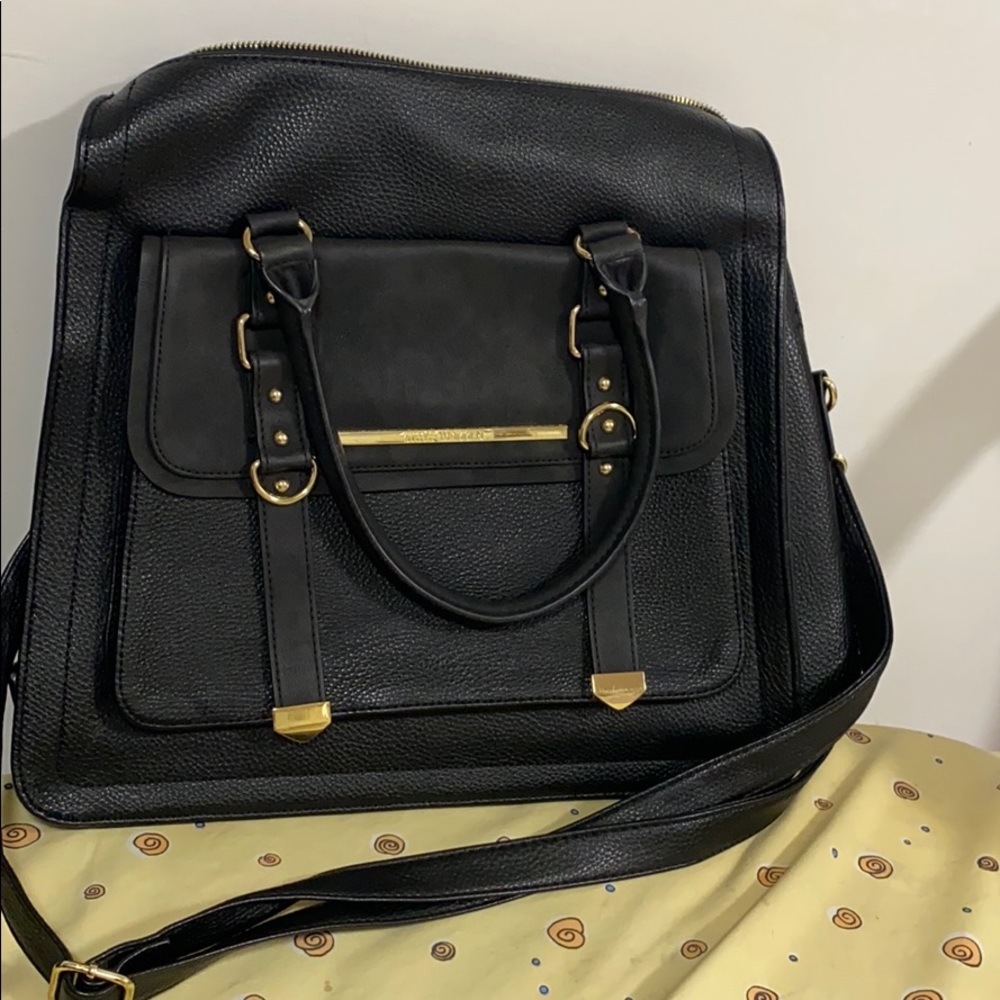 Black shoulder bag